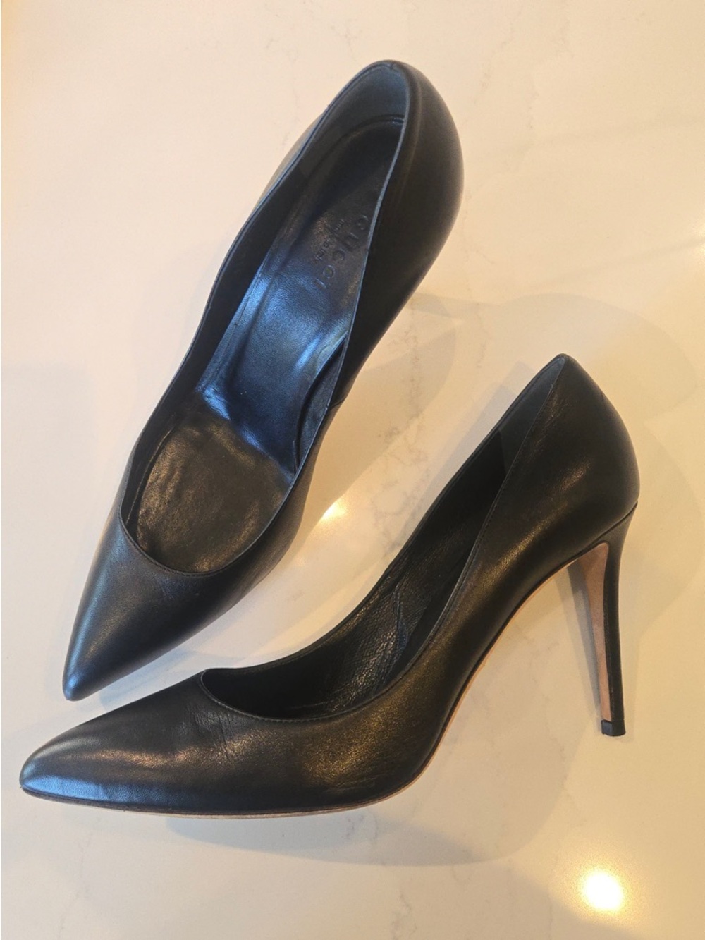 Gucci Black Leather Pointed Toe Stiletto Pumps - Classic Silhouette